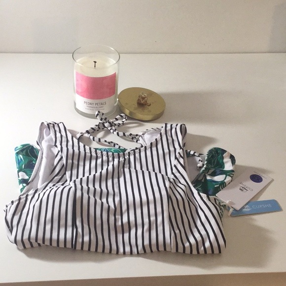 Cupshe swimsuit - Picture 3 of 4